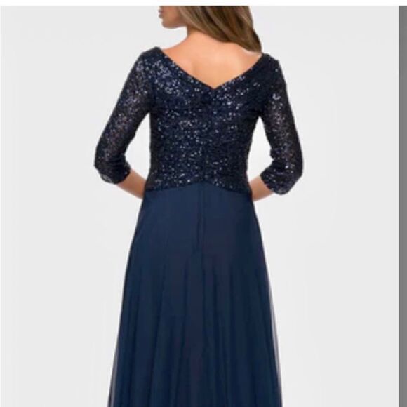 LA FEMME Long Chiffon Evening Gown Sequined Bodice Size 8 NWT - Picture 3 of 6